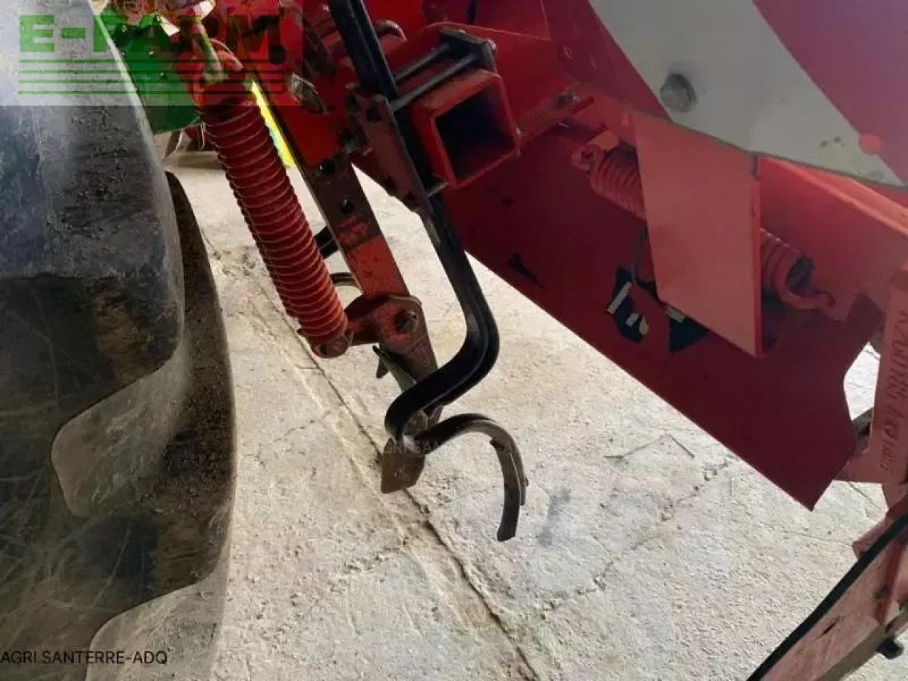 Kuhn kuhn - Kombajn i sijačica: slika Kuhn kuhn - Kombajn i sijačica Kuhn kuhn - Kombajn i sijačica: slika Kuhn kuhn - Kombajn i sijačica