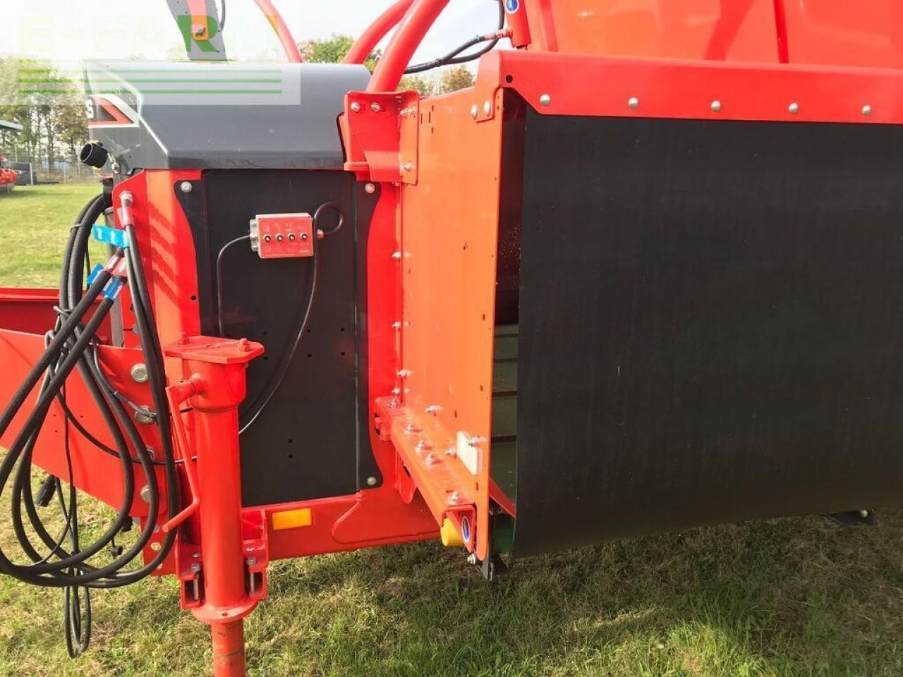 Kuhn profile 14.2 cs compact - Oprema za stoku: slika Kuhn profile 14.2 cs compact - Oprema za stoku Kuhn profile 14.2 cs compact - Oprema za stoku: slika Kuhn profile 14.2 cs compact - Oprema za stoku