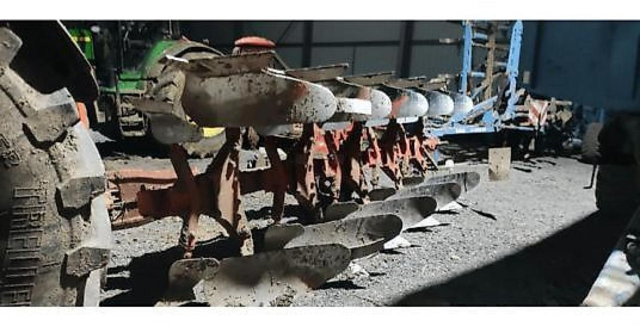 Kuhn varimaster 153 - Plug: slika Kuhn varimaster 153 - Plug Kuhn varimaster 153 - Plug: slika Kuhn varimaster 153 - Plug