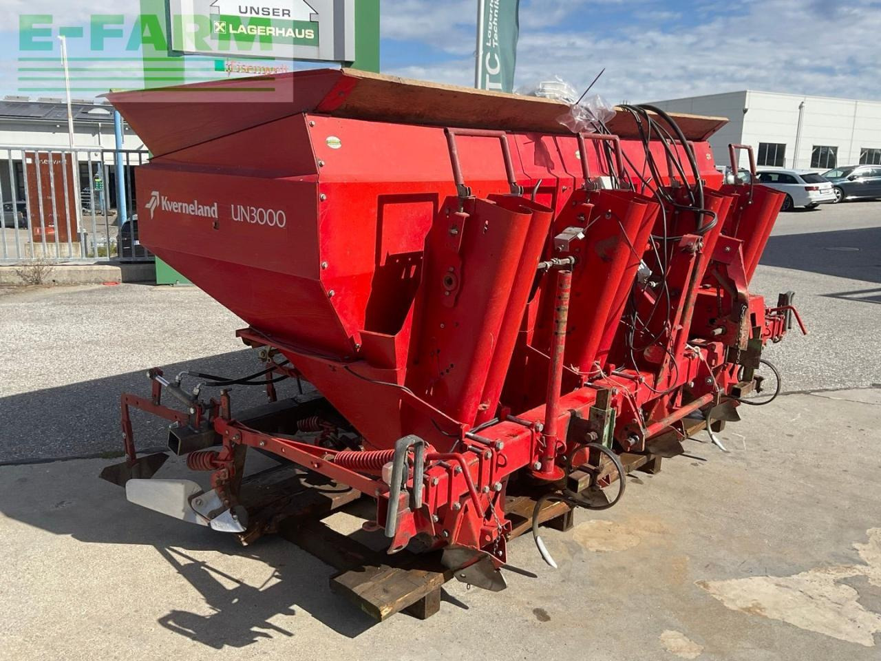 Kverneland UN 3000 - Kombajn za krumpir: slika Kverneland UN 3000 - Kombajn za krumpir Kverneland UN 3000 - Kombajn za krumpir: slika Kverneland UN 3000 - Kombajn za krumpir