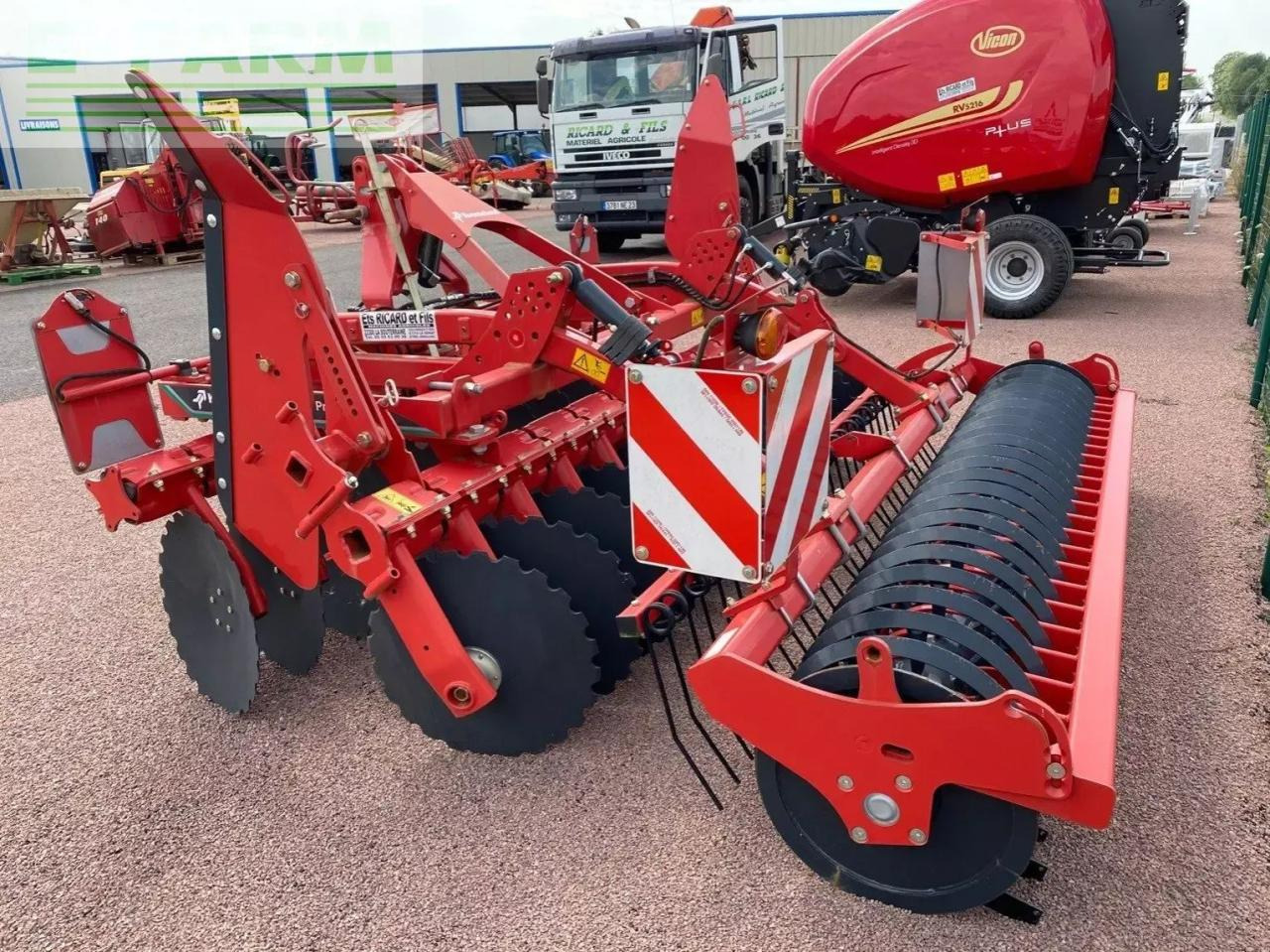 Kverneland déchaumeur à disques qualidisc 3000 kverneland - Kultivator: slika Kverneland déchaumeur à disques qualidisc 3000 kverneland - Kultivator Kverneland déchaumeur à disques qualidisc 3000 kverneland - Kultivator: slika Kverneland déchaumeur à disques qualidisc 3000 kverneland - Kultivator