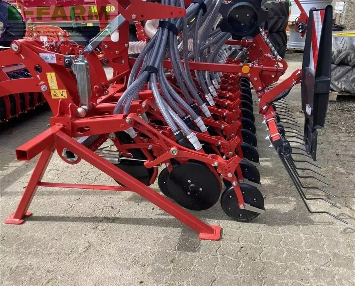 Kombajn i sijačica Kverneland e-maxidrill s series acpohxx: slika Kombajn i sijačica Kverneland e-maxidrill s series acpohxx Kombajn i sijačica Kverneland e-maxidrill s series acpohxx: slika Kombajn i sijačica Kverneland e-maxidrill s series acpohxx