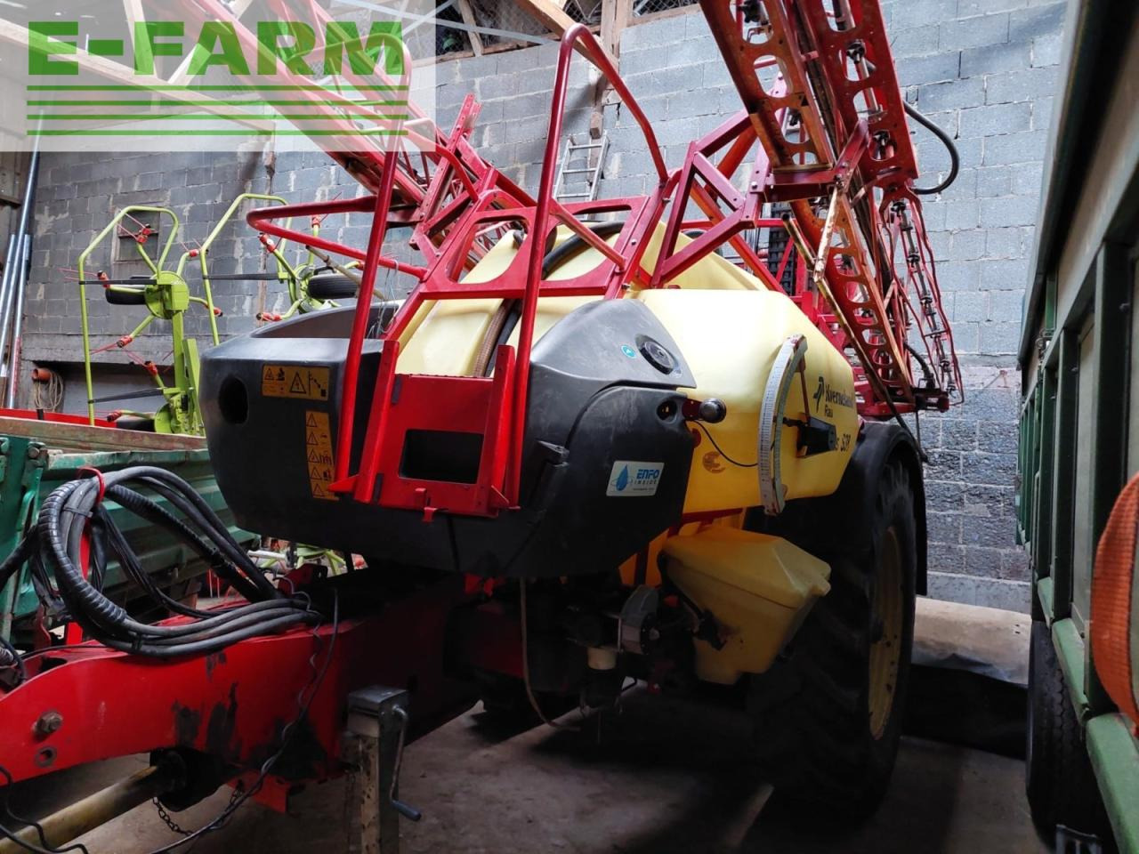 Kverneland ikarus s38 - Vučena prskalica: slika Kverneland ikarus s38 - Vučena prskalica Kverneland ikarus s38 - Vučena prskalica: slika Kverneland ikarus s38 - Vučena prskalica