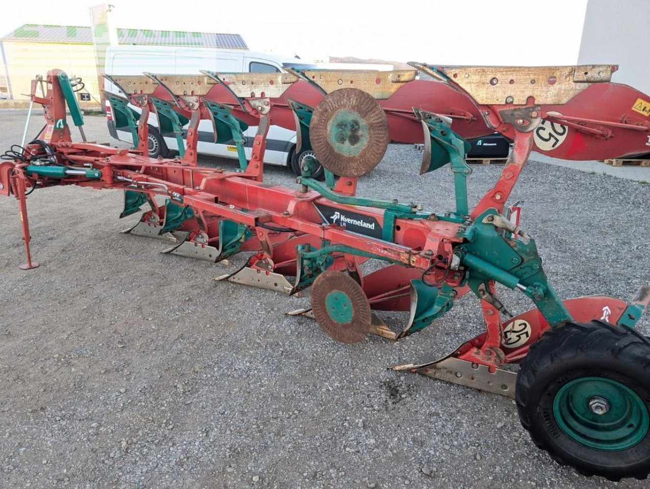 Kverneland lb100-300 5schar 28er körper - Plug: slika Kverneland lb100-300 5schar 28er körper - Plug Kverneland lb100-300 5schar 28er körper - Plug: slika Kverneland lb100-300 5schar 28er körper - Plug