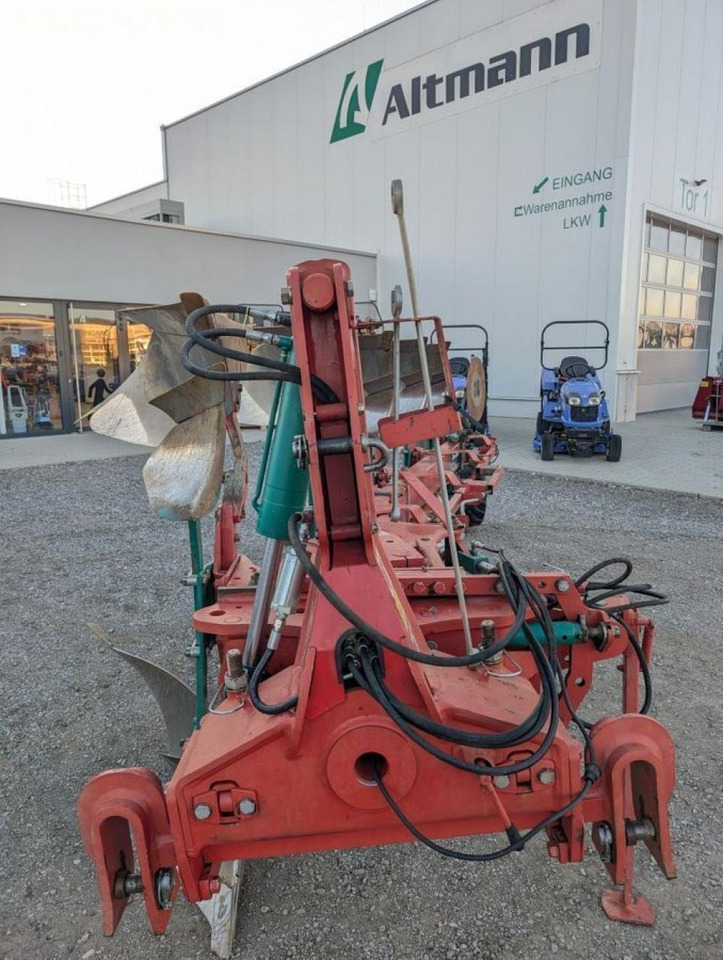 Kverneland lb100-300 5schar 28er körper - Plug: slika Kverneland lb100-300 5schar 28er körper - Plug Kverneland lb100-300 5schar 28er körper - Plug: slika Kverneland lb100-300 5schar 28er körper - Plug