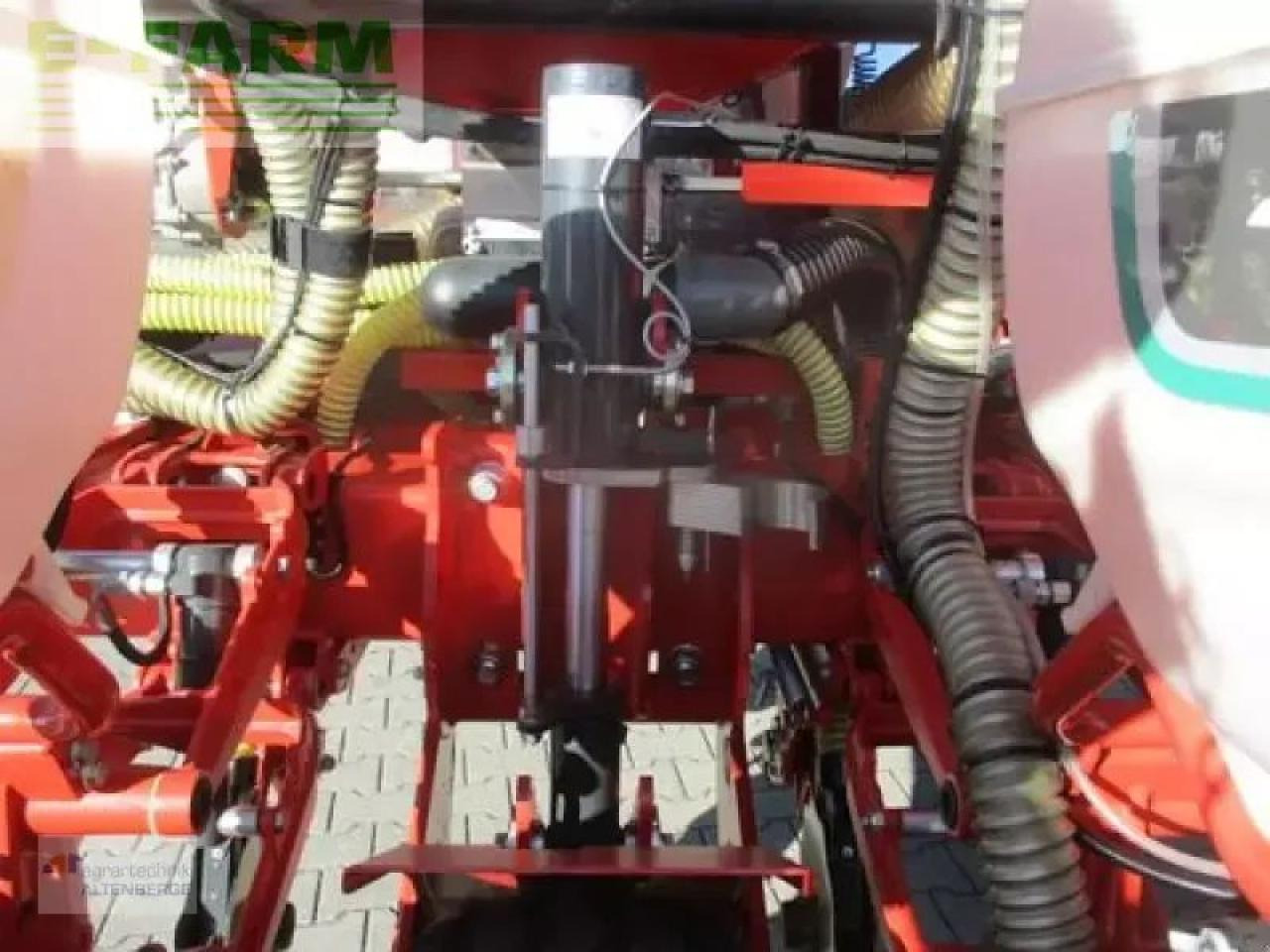 Precizna sijačica Kverneland optima tf profi sx: slika Precizna sijačica Kverneland optima tf profi sx