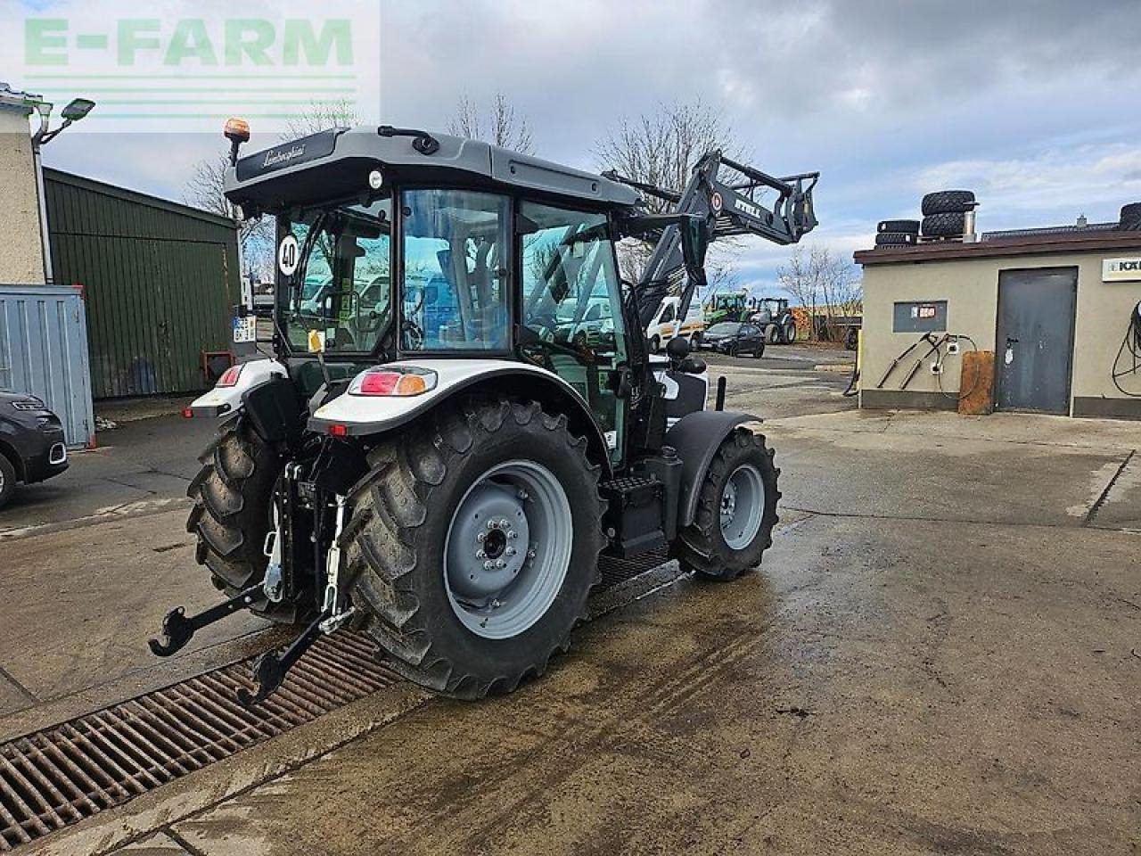 Lamborghini spire 100 trend - Traktor: slika Lamborghini spire 100 trend - Traktor Lamborghini spire 100 trend - Traktor: slika Lamborghini spire 100 trend - Traktor