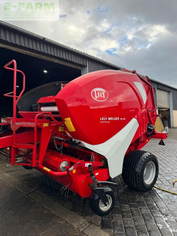 Lely RP 445 - Kvadratna balirka: slika Lely RP 445 - Kvadratna balirka Lely RP 445 - Kvadratna balirka: slika Lely RP 445 - Kvadratna balirka