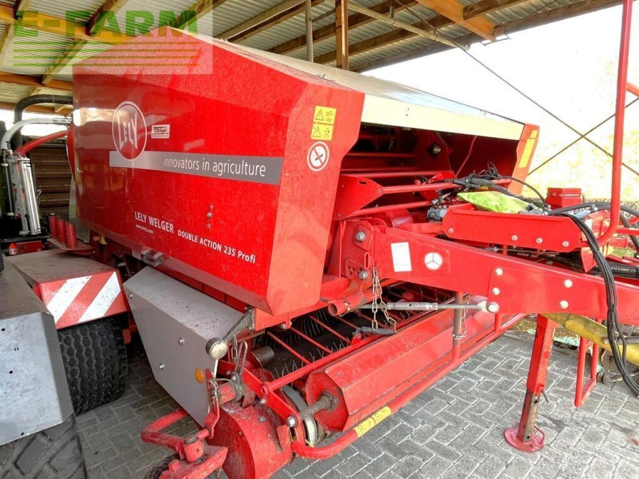Lely welger double action da rp 235 profi - Kvadratna balirka: slika Lely welger double action da rp 235 profi - Kvadratna balirka Lely welger double action da rp 235 profi - Kvadratna balirka: slika Lely welger double action da rp 235 profi - Kvadratna balirka