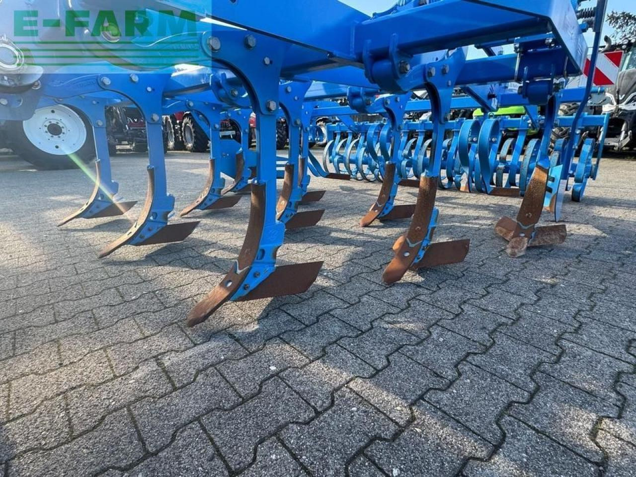 Lemken Karat 10/300 U - Kultivator: slika Lemken Karat 10/300 U - Kultivator Lemken Karat 10/300 U - Kultivator: slika Lemken Karat 10/300 U - Kultivator