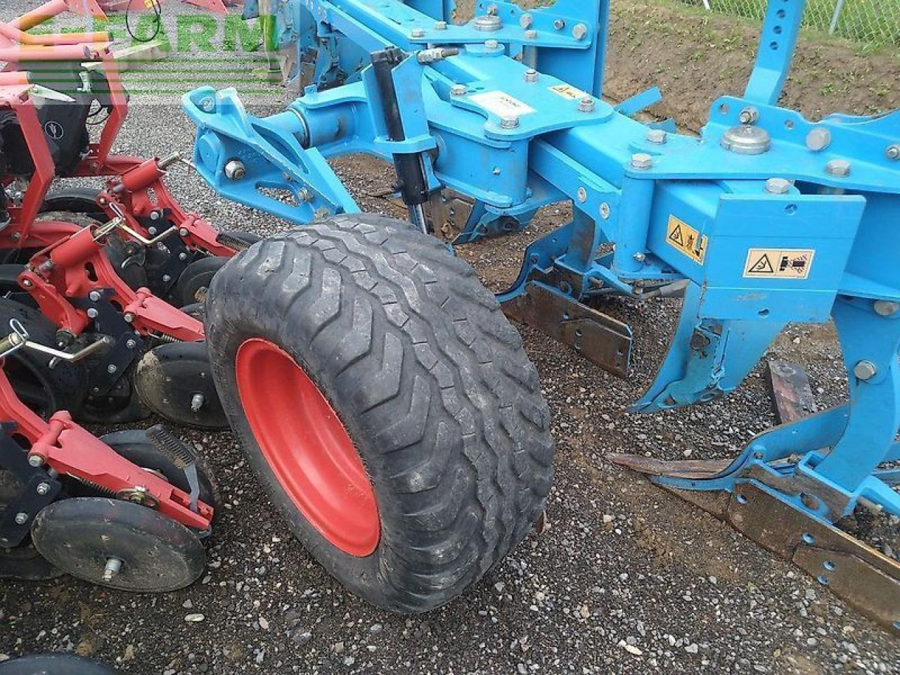 Lemken juwel8 v6l100 - Plug: slika Lemken juwel8 v6l100 - Plug Lemken juwel8 v6l100 - Plug: slika Lemken juwel8 v6l100 - Plug