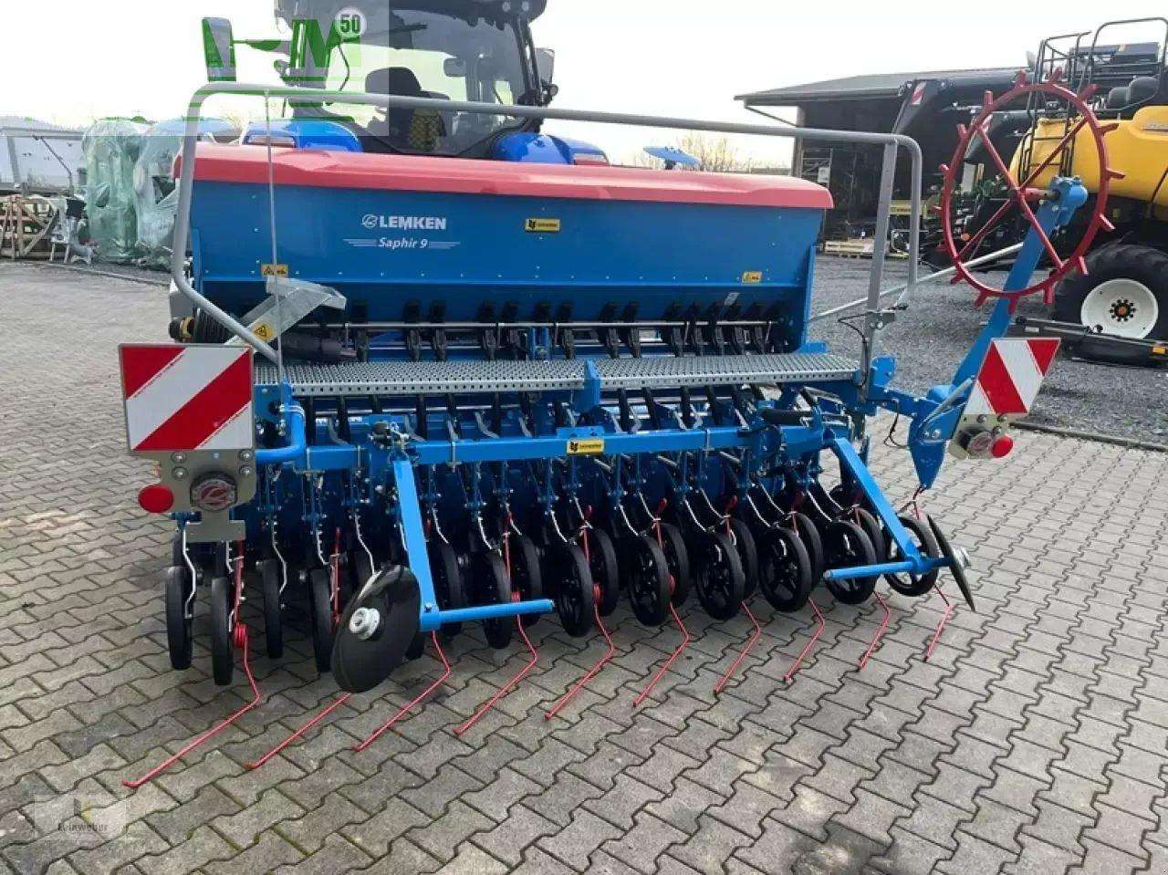 Lemken saphir 9/300 - Sijačica: slika Lemken saphir 9/300 - Sijačica Lemken saphir 9/300 - Sijačica: slika Lemken saphir 9/300 - Sijačica