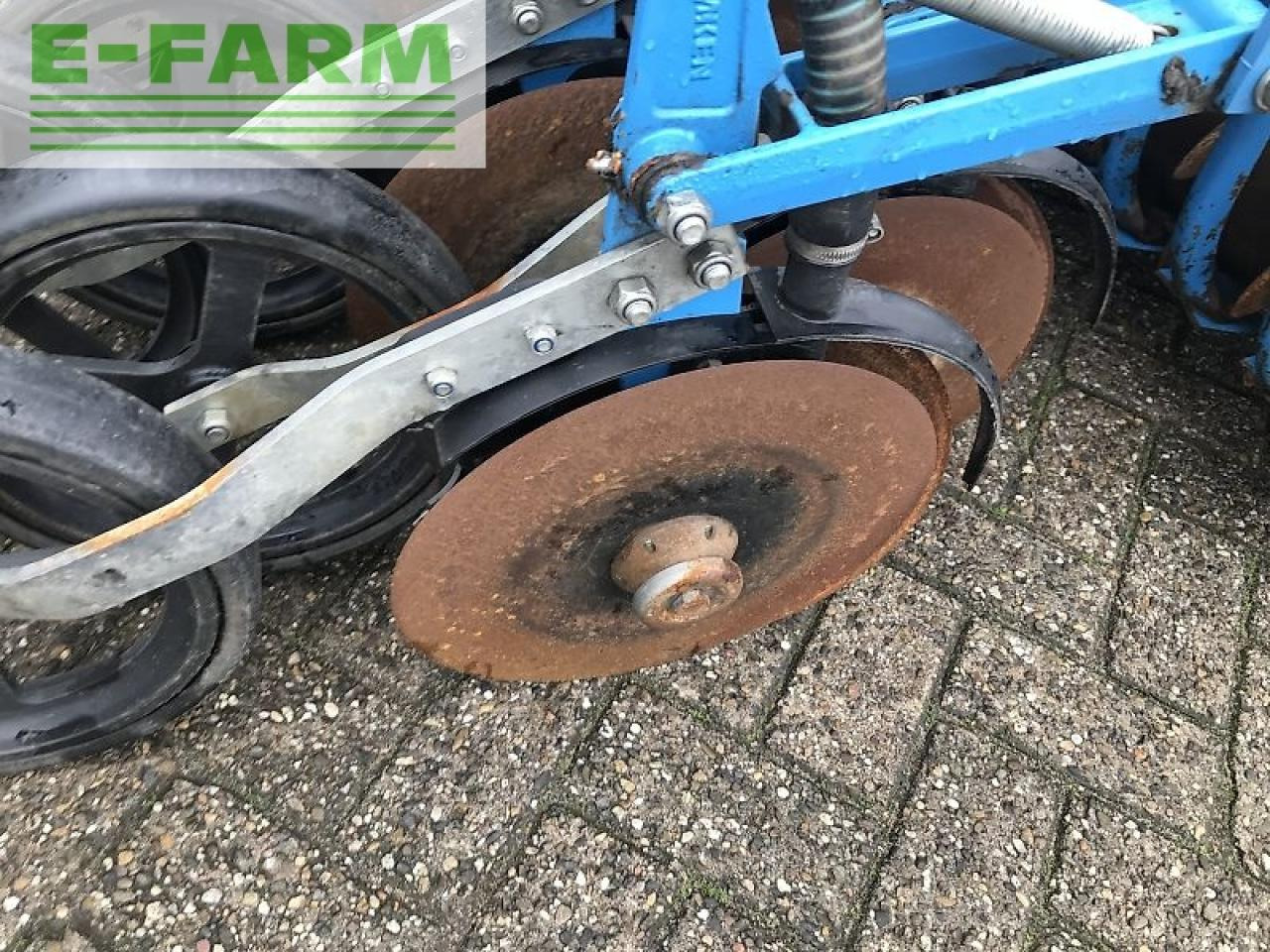 Lemken solitair 8/300 + zirkon 10/300 - Sijačica: slika Lemken solitair 8/300 + zirkon 10/300 - Sijačica Lemken solitair 8/300 + zirkon 10/300 - Sijačica: slika Lemken solitair 8/300 + zirkon 10/300 - Sijačica