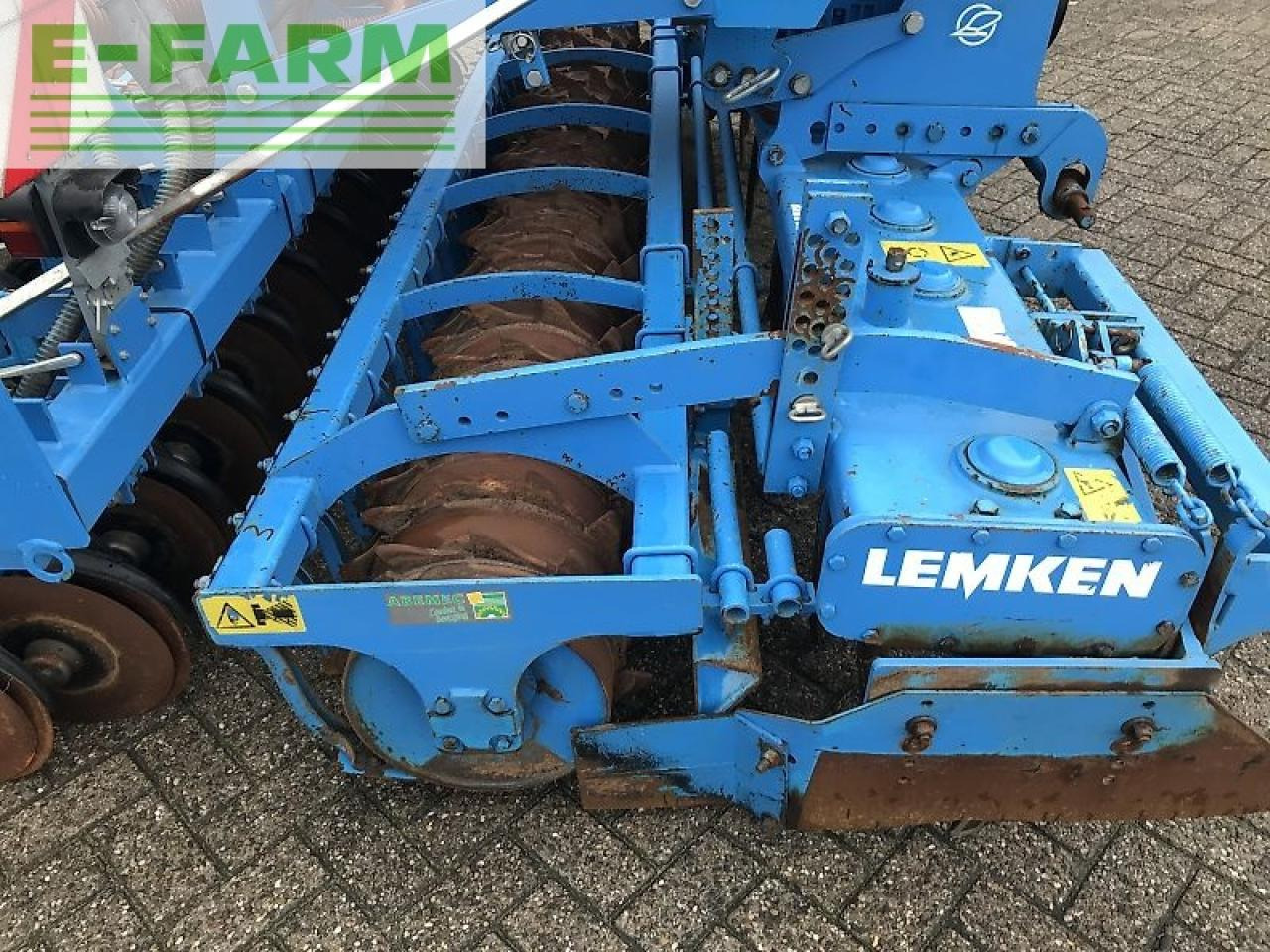 Lemken solitair 8/300 + zirkon 10/300 - Sijačica: slika Lemken solitair 8/300 + zirkon 10/300 - Sijačica Lemken solitair 8/300 + zirkon 10/300 - Sijačica: slika Lemken solitair 8/300 + zirkon 10/300 - Sijačica