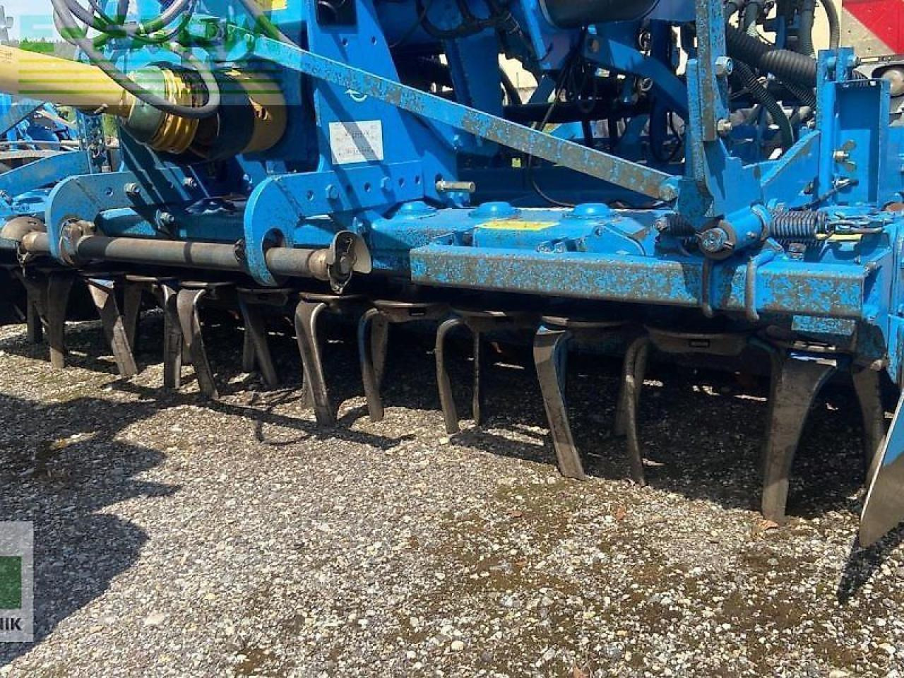 Lemken solitair 9/300 - Sijačica: slika Lemken solitair 9/300 - Sijačica Lemken solitair 9/300 - Sijačica: slika Lemken solitair 9/300 - Sijačica