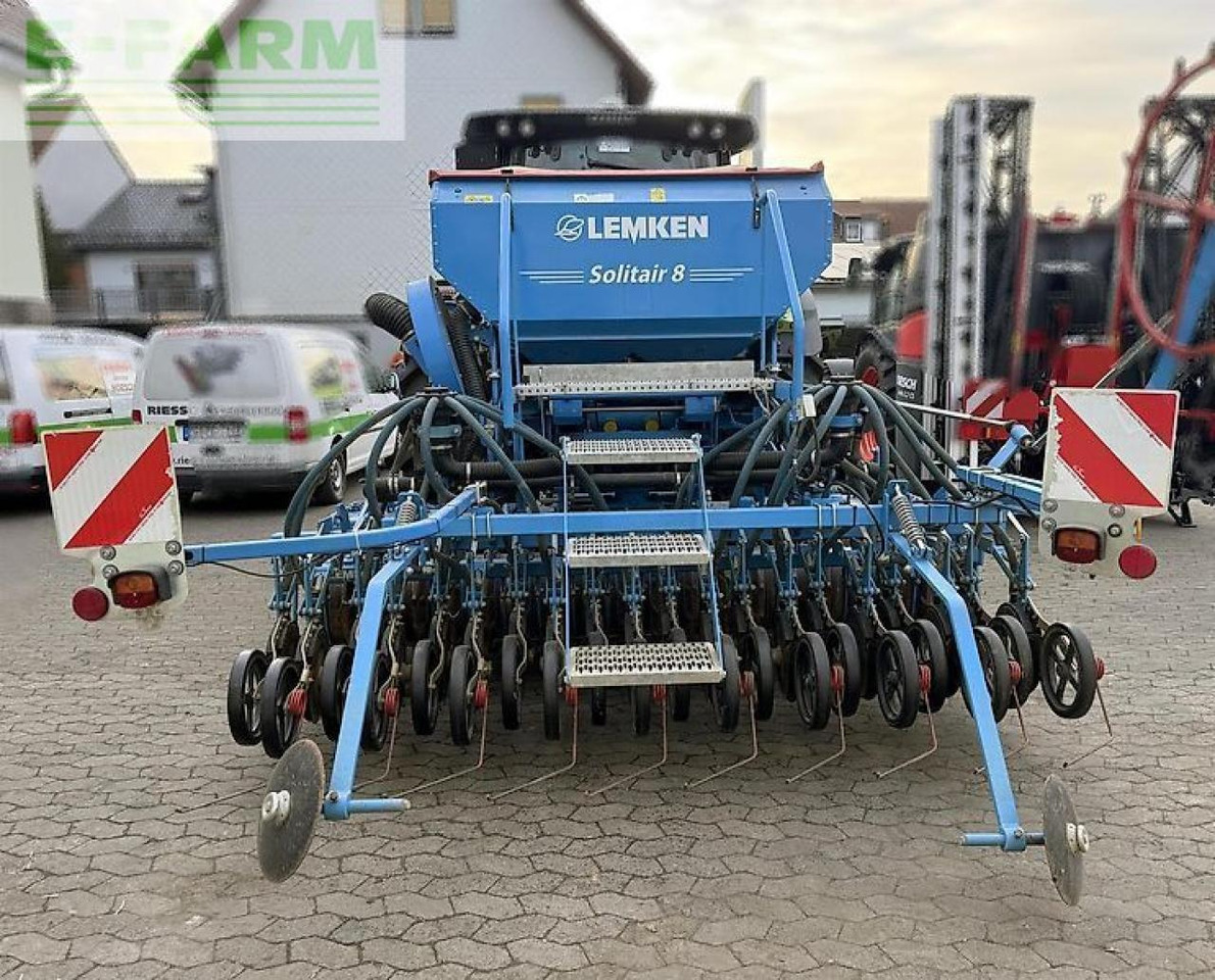 Lemken zirkon 12 + solitär 8 300 - Oprema za obradu tla: slika Lemken zirkon 12 + solitär 8 300 - Oprema za obradu tla Lemken zirkon 12 + solitär 8 300 - Oprema za obradu tla: slika Lemken zirkon 12 + solitär 8 300 - Oprema za obradu tla