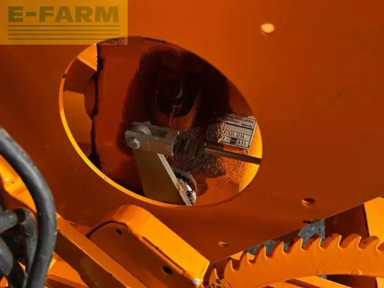 Lucas spirmix 220 - Oprema za stoku: slika Lucas spirmix 220 - Oprema za stoku Lucas spirmix 220 - Oprema za stoku: slika Lucas spirmix 220 - Oprema za stoku