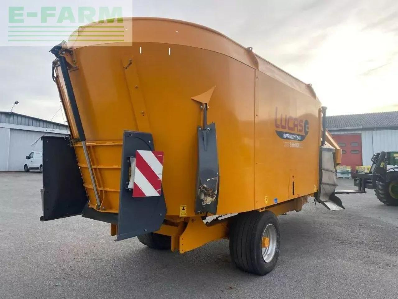 Lucas spirmixjet 240 - Oprema za stoku: slika Lucas spirmixjet 240 - Oprema za stoku Lucas spirmixjet 240 - Oprema za stoku: slika Lucas spirmixjet 240 - Oprema za stoku