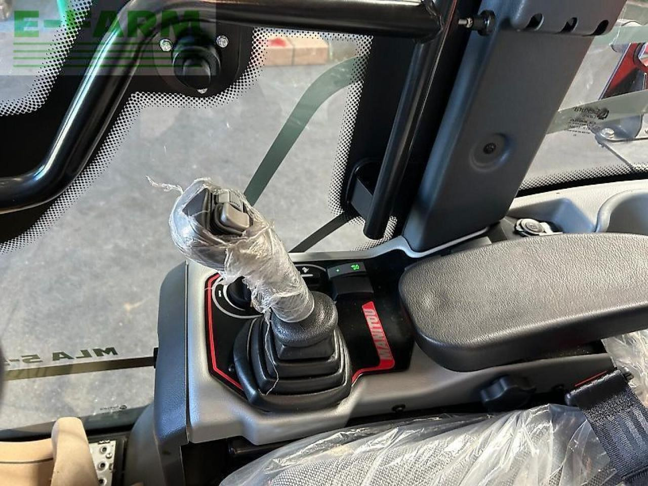 Zglobni utovarivač Manitou mla5-50: slika Zglobni utovarivač Manitou mla5-50