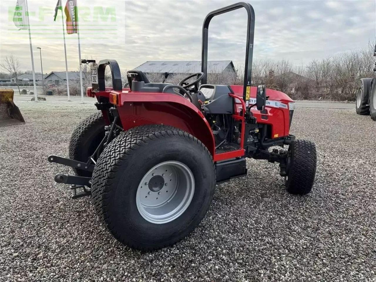 Massey Ferguson 1755 e - Traktor: slika Massey Ferguson 1755 e - Traktor Massey Ferguson 1755 e - Traktor: slika Massey Ferguson 1755 e - Traktor