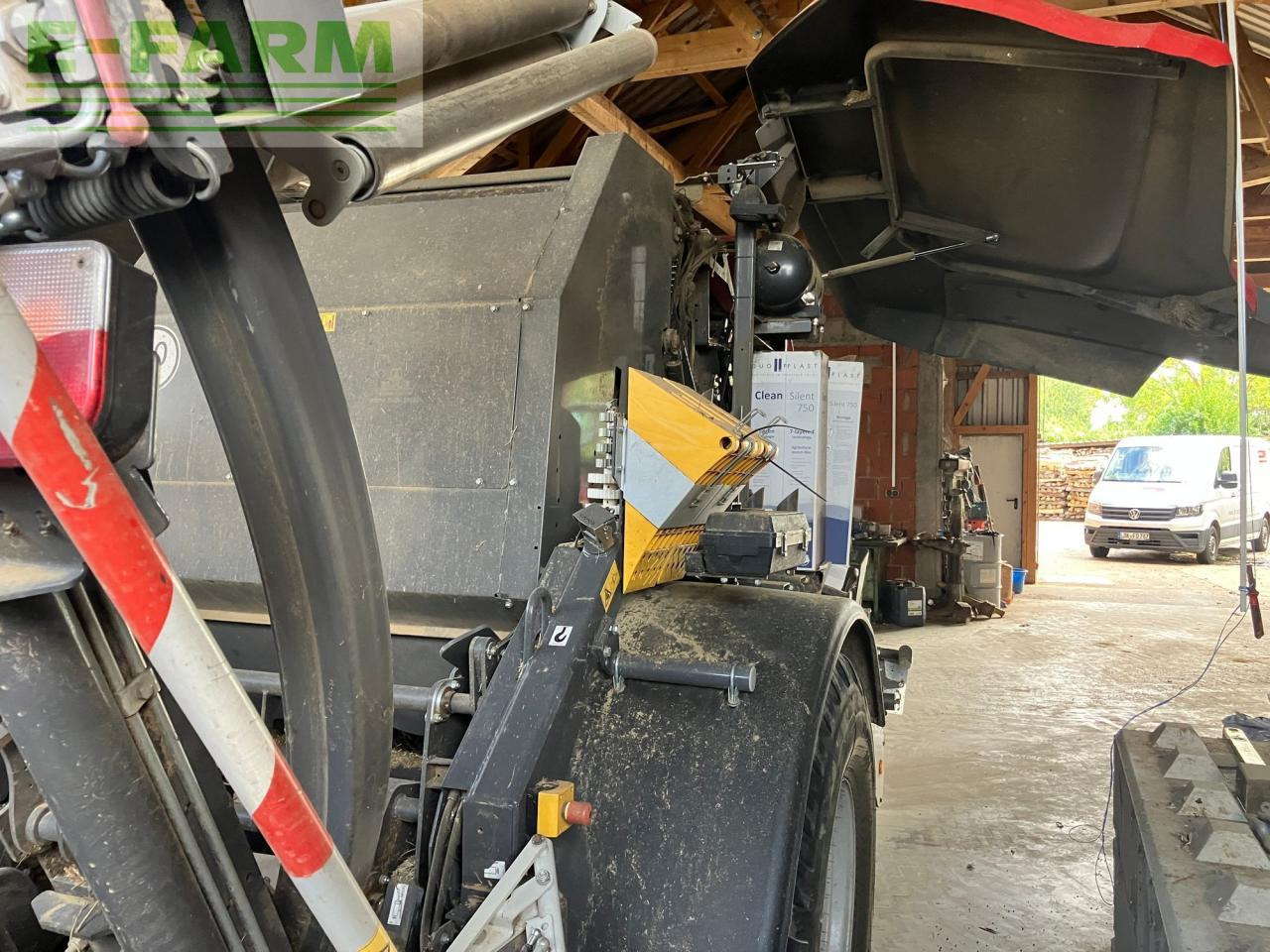 Massey Ferguson 3130F RB - Kvadratna balirka: slika Massey Ferguson 3130F RB - Kvadratna balirka Massey Ferguson 3130F RB - Kvadratna balirka: slika Massey Ferguson 3130F RB - Kvadratna balirka