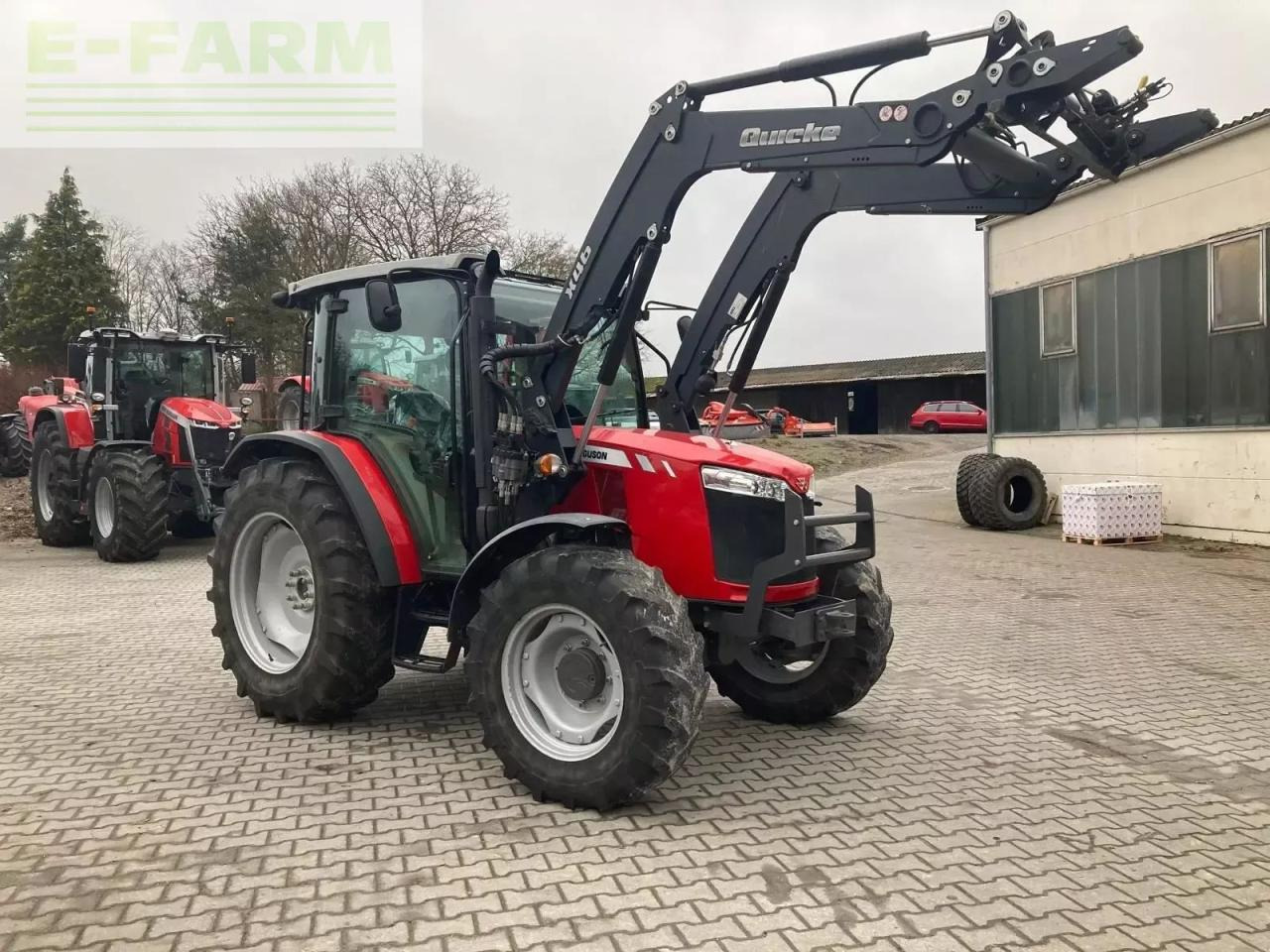 Traktor Massey Ferguson 4707: slika Traktor Massey Ferguson 4707