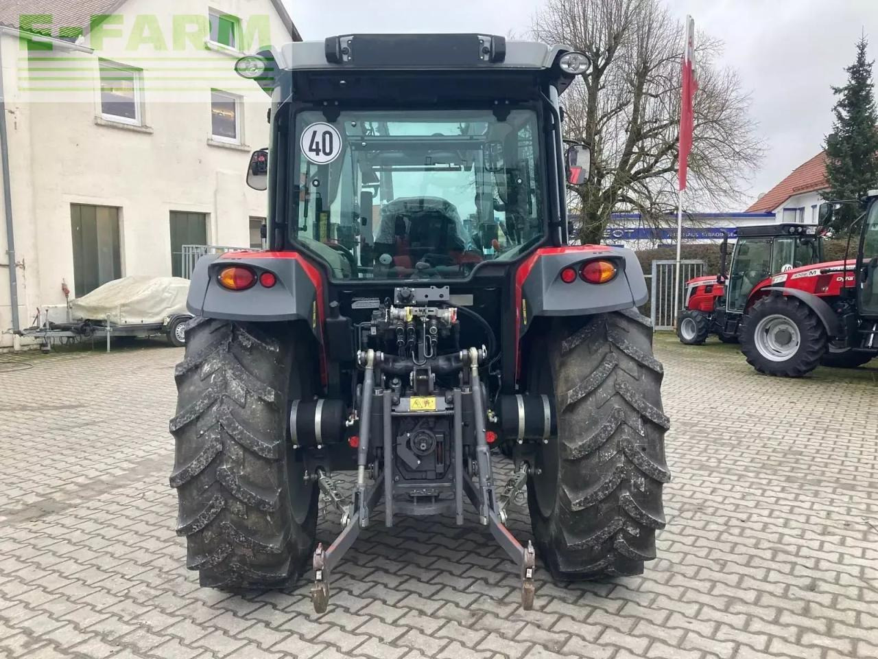 Traktor Massey Ferguson 4707: slika Traktor Massey Ferguson 4707