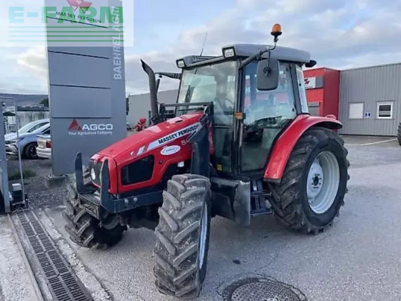 Massey Ferguson 5455 - Traktor: slika Massey Ferguson 5455 - Traktor Massey Ferguson 5455 - Traktor: slika Massey Ferguson 5455 - Traktor
