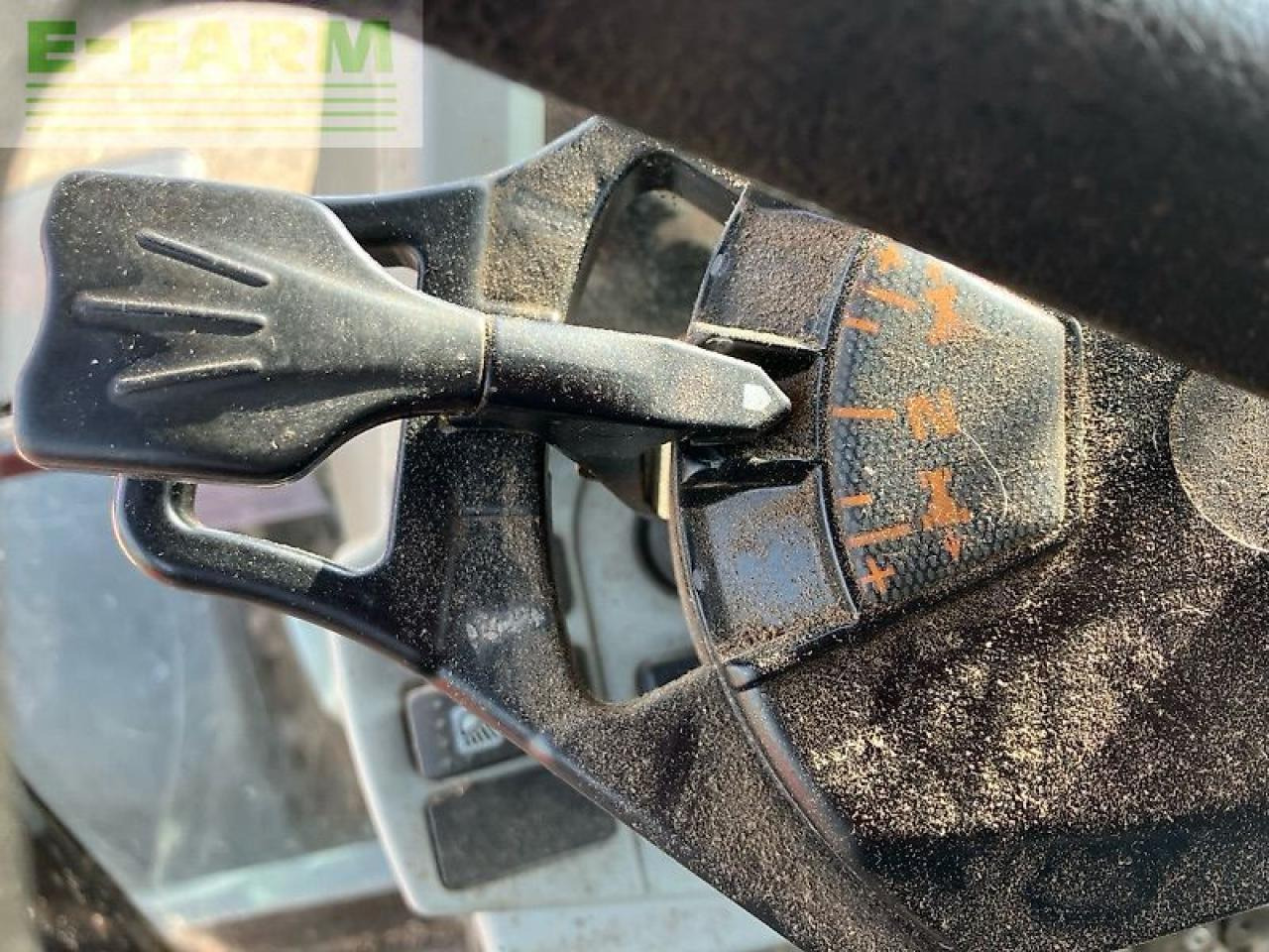 Massey Ferguson 5470 - Traktor: slika Massey Ferguson 5470 - Traktor Massey Ferguson 5470 - Traktor: slika Massey Ferguson 5470 - Traktor