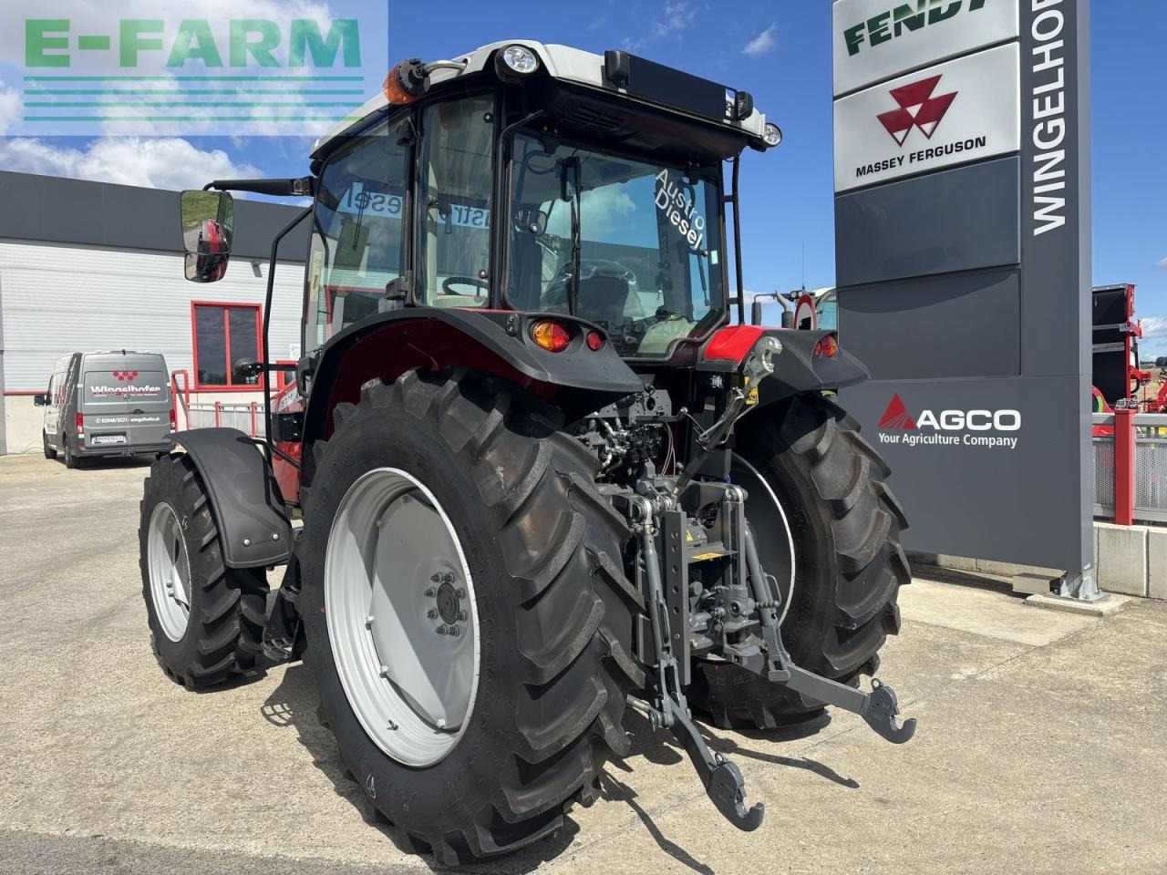 Massey Ferguson 5711 m dyna 4 comfort - Traktor: slika Massey Ferguson 5711 m dyna 4 comfort - Traktor Massey Ferguson 5711 m dyna 4 comfort - Traktor: slika Massey Ferguson 5711 m dyna 4 comfort - Traktor