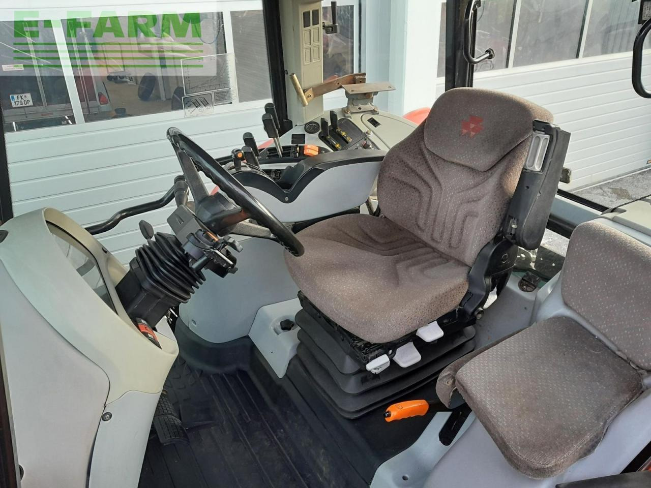 Traktor Massey Ferguson 6470-4: slika Traktor Massey Ferguson 6470-4 Traktor Massey Ferguson 6470-4: slika Traktor Massey Ferguson 6470-4