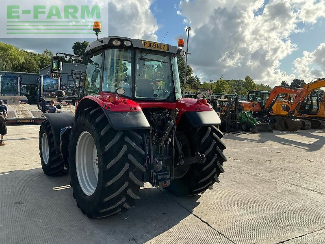 Massey Ferguson 6713s dyna6 tractor (st24311) - Traktor: slika Massey Ferguson 6713s dyna6 tractor (st24311) - Traktor Massey Ferguson 6713s dyna6 tractor (st24311) - Traktor: slika Massey Ferguson 6713s dyna6 tractor (st24311) - Traktor
