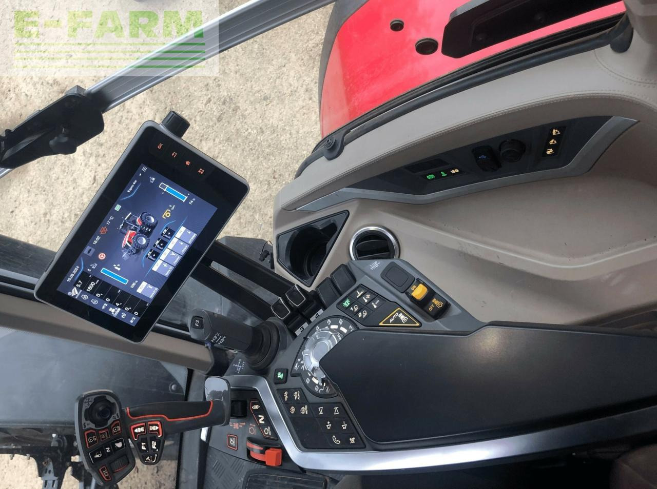 Traktor Massey Ferguson 8s205: slika Traktor Massey Ferguson 8s205