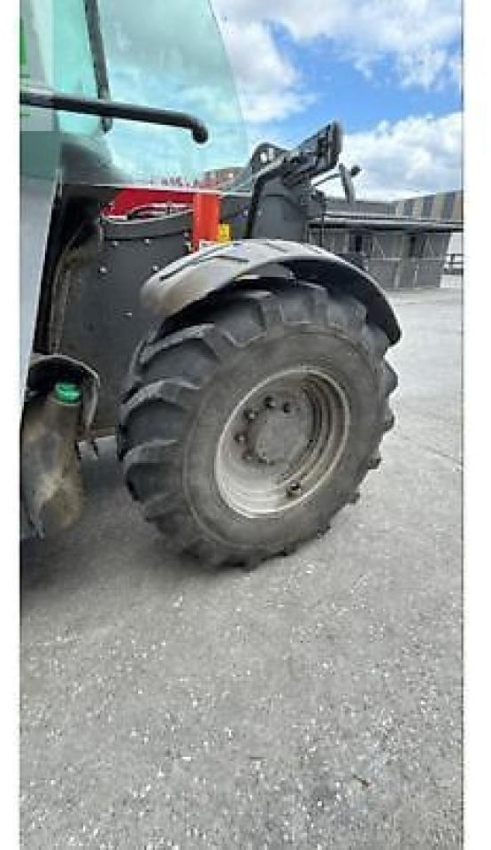 Massey Ferguson th7035 - Teleskopski rukovatelj: slika Massey Ferguson th7035 - Teleskopski rukovatelj Massey Ferguson th7035 - Teleskopski rukovatelj: slika Massey Ferguson th7035 - Teleskopski rukovatelj