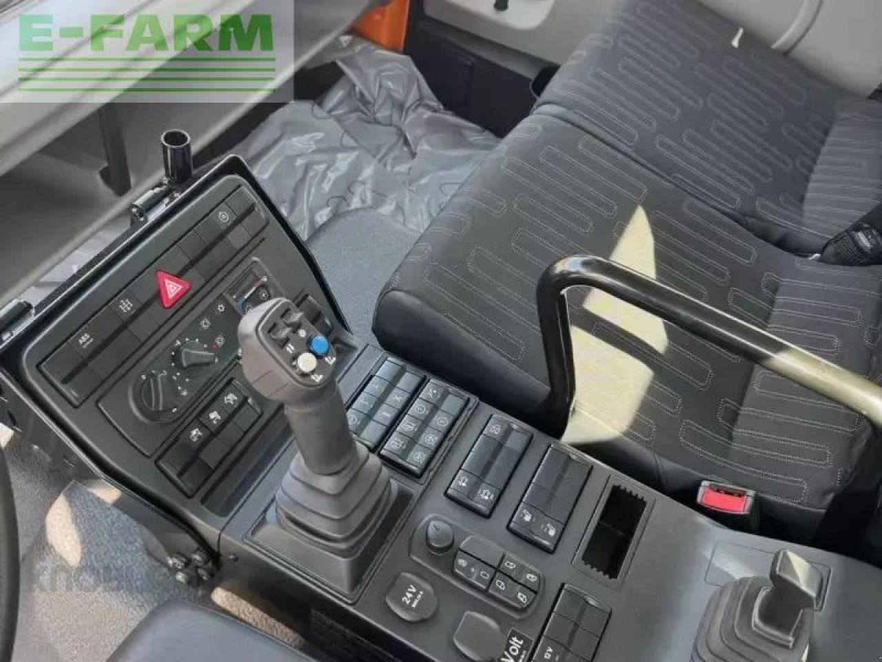 Mercedes-Benz u423 - Traktor: slika Mercedes-Benz u423 - Traktor Mercedes-Benz u423 - Traktor: slika Mercedes-Benz u423 - Traktor