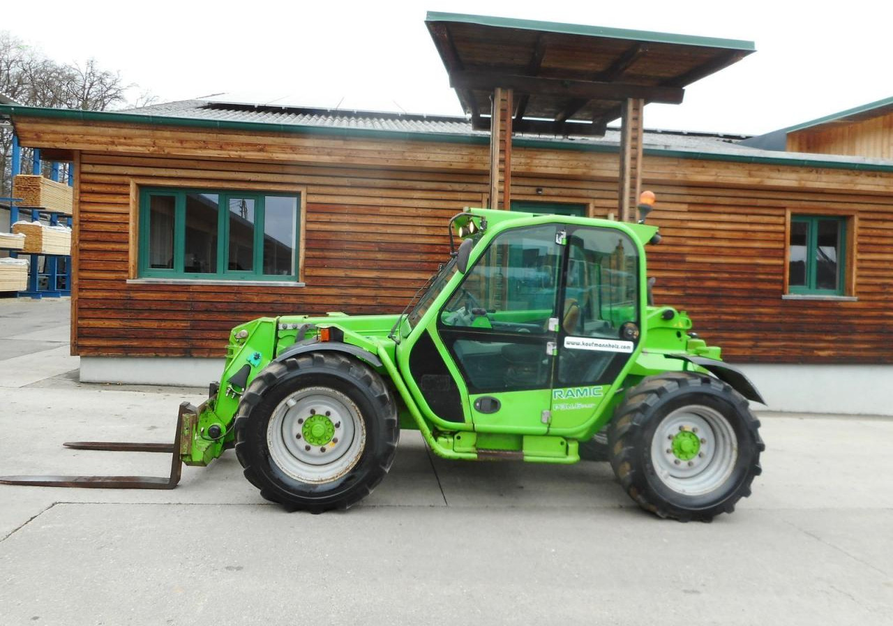 Merlo p32.6 plus ( 2,15 hoch 2,05 breit ) 40 km/h - Teleskopski rukovatelj: slika Merlo p32.6 plus ( 2,15 hoch 2,05 breit ) 40 km/h - Teleskopski rukovatelj Merlo p32.6 plus ( 2,15 hoch 2,05 breit ) 40 km/h - Teleskopski rukovatelj: slika Merlo p32.6 plus ( 2,15 hoch 2,05 breit ) 40 km/h - Teleskopski rukovatelj
