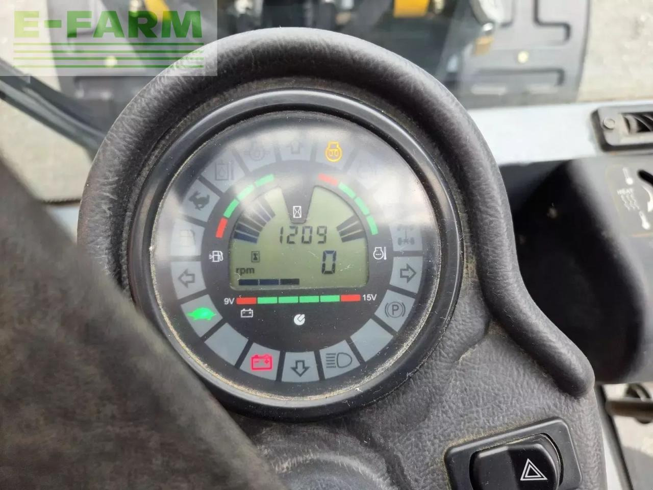 Utovarivač na kotačima Mustang al540: slika Utovarivač na kotačima Mustang al540 Utovarivač na kotačima Mustang al540: slika Utovarivač na kotačima Mustang al540