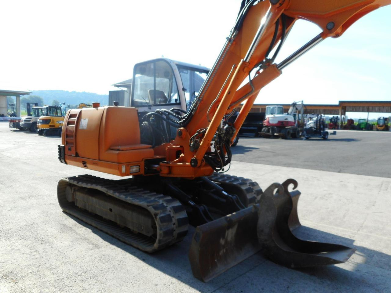 Neuson 8002rd ( 7.900kg ) hydr. sw + verstellausleger - Mini bager: slika Neuson 8002rd ( 7.900kg ) hydr. sw + verstellausleger - Mini bager Neuson 8002rd ( 7.900kg ) hydr. sw + verstellausleger - Mini bager: slika Neuson 8002rd ( 7.900kg ) hydr. sw + verstellausleger - Mini bager