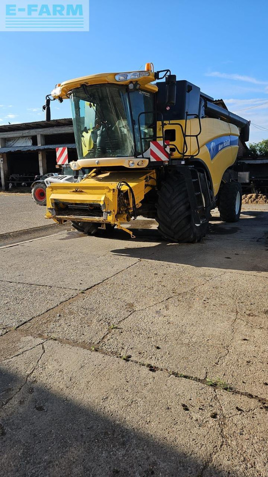 New Holland CX 860 - Kombajn za žetvu: slika New Holland CX 860 - Kombajn za žetvu New Holland CX 860 - Kombajn za žetvu: slika New Holland CX 860 - Kombajn za žetvu