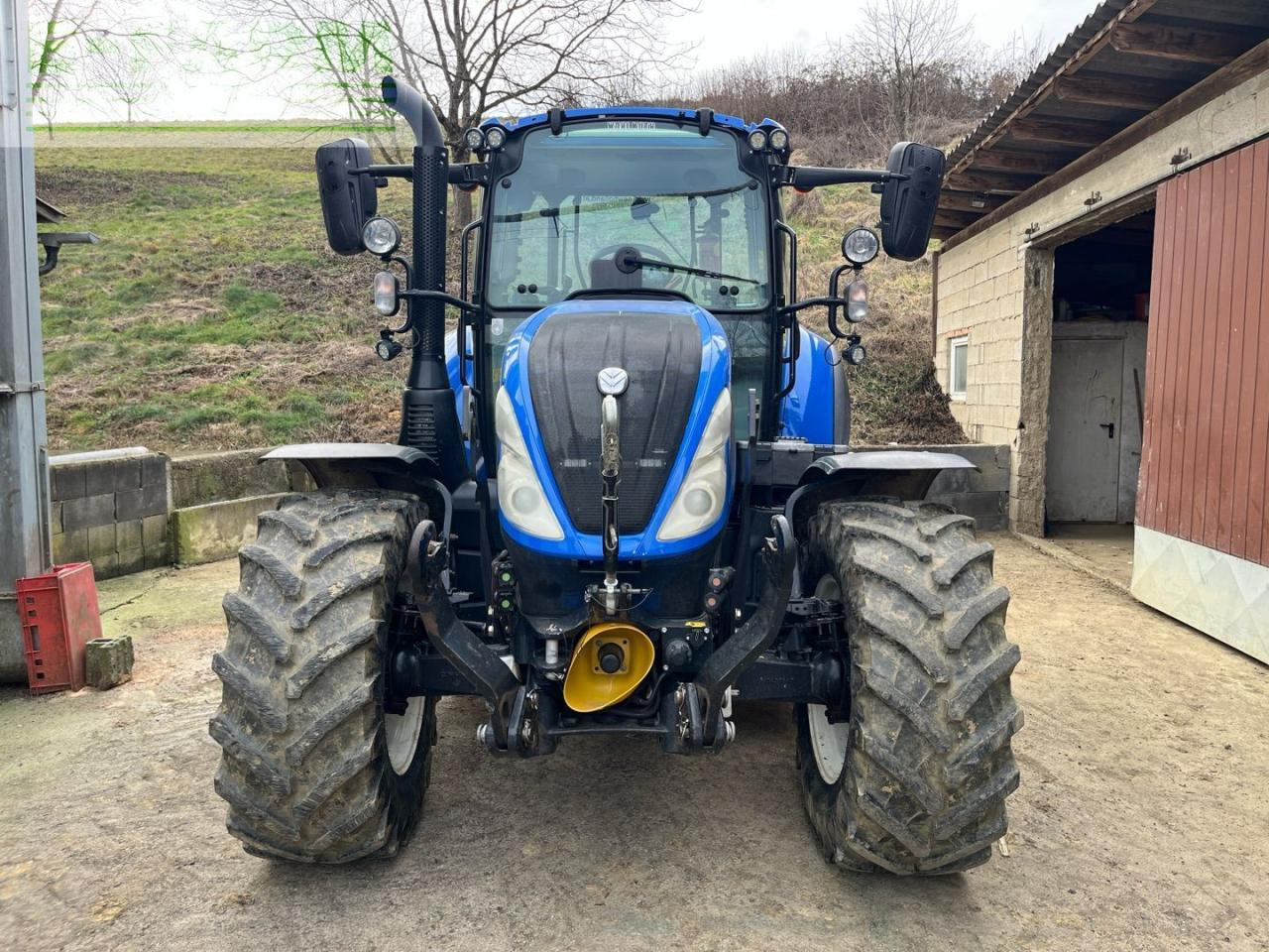 New Holland T5.120 EC EC - Traktor: slika New Holland T5.120 EC EC - Traktor New Holland T5.120 EC EC - Traktor: slika New Holland T5.120 EC EC - Traktor
