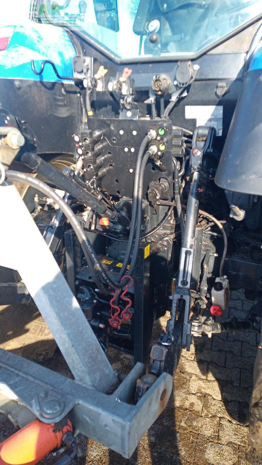 Traktor New Holland T5.140 AC AC: slika Traktor New Holland T5.140 AC AC