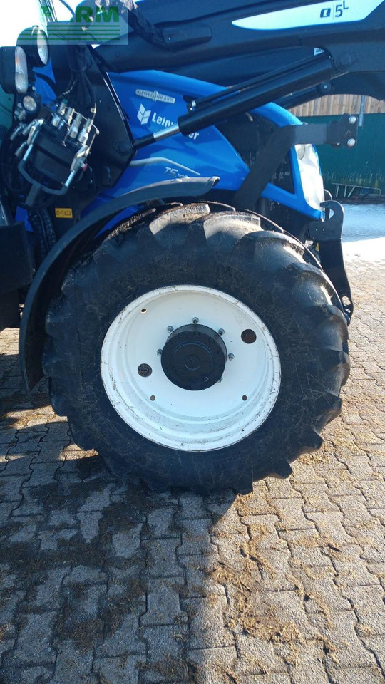 Traktor New Holland T5.140 AC AC: slika Traktor New Holland T5.140 AC AC