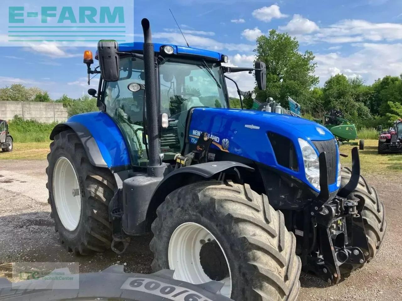 New Holland T7.220 - Traktor: slika New Holland T7.220 - Traktor New Holland T7.220 - Traktor: slika New Holland T7.220 - Traktor