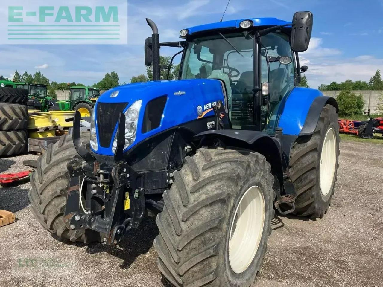 New Holland T7.220 - Traktor: slika New Holland T7.220 - Traktor New Holland T7.220 - Traktor: slika New Holland T7.220 - Traktor
