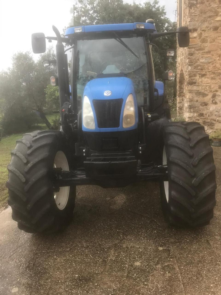 New Holland T7.225 - Traktor: slika New Holland T7.225 - Traktor New Holland T7.225 - Traktor: slika New Holland T7.225 - Traktor