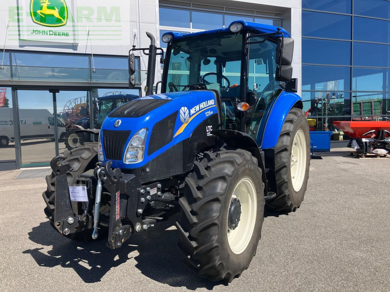 New Holland TD5.85 - Traktor: slika New Holland TD5.85 - Traktor New Holland TD5.85 - Traktor: slika New Holland TD5.85 - Traktor