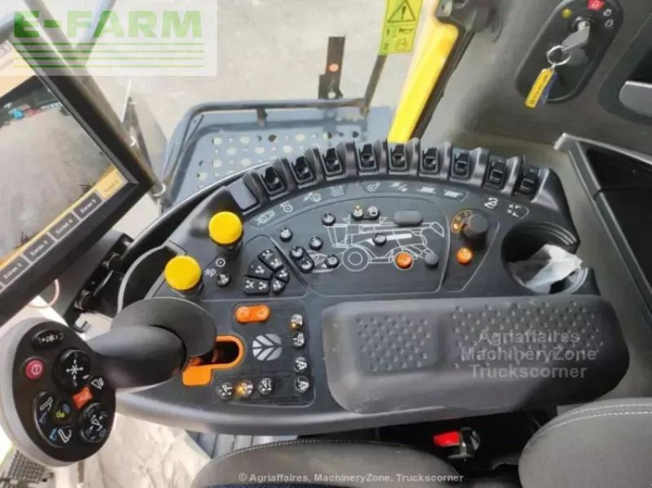 New Holland cr 9.80 - Kombajn za žetvu: slika New Holland cr 9.80 - Kombajn za žetvu New Holland cr 9.80 - Kombajn za žetvu: slika New Holland cr 9.80 - Kombajn za žetvu