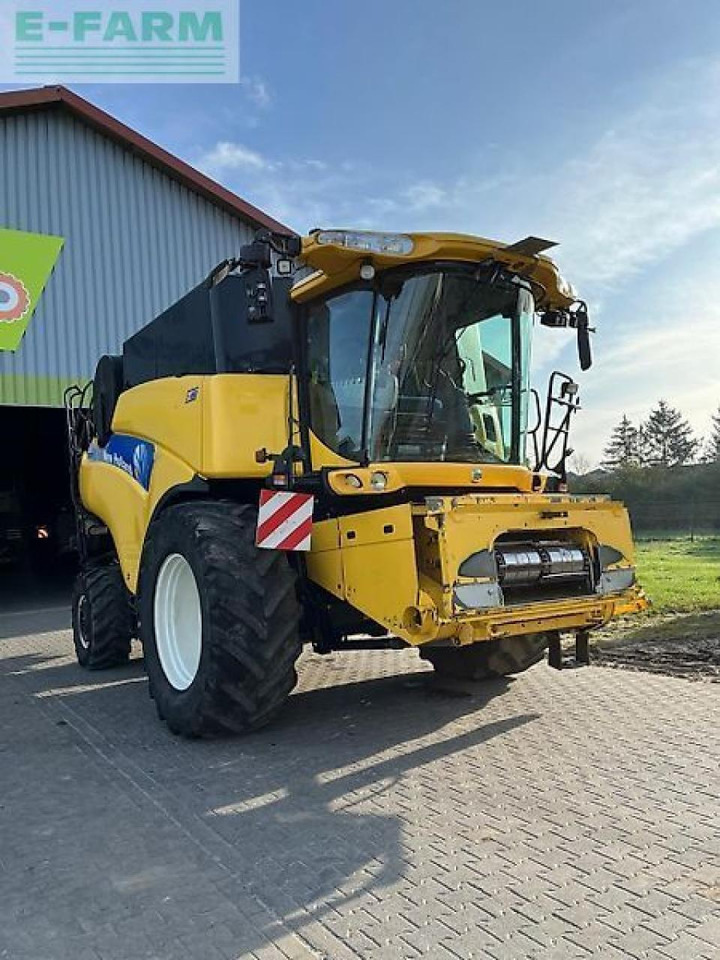 New Holland cr 9070 - Kombajn za žetvu: slika New Holland cr 9070 - Kombajn za žetvu New Holland cr 9070 - Kombajn za žetvu: slika New Holland cr 9070 - Kombajn za žetvu