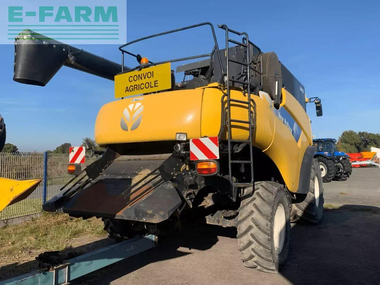 New Holland cr 9070 - Kombajn za žetvu: slika New Holland cr 9070 - Kombajn za žetvu New Holland cr 9070 - Kombajn za žetvu: slika New Holland cr 9070 - Kombajn za žetvu