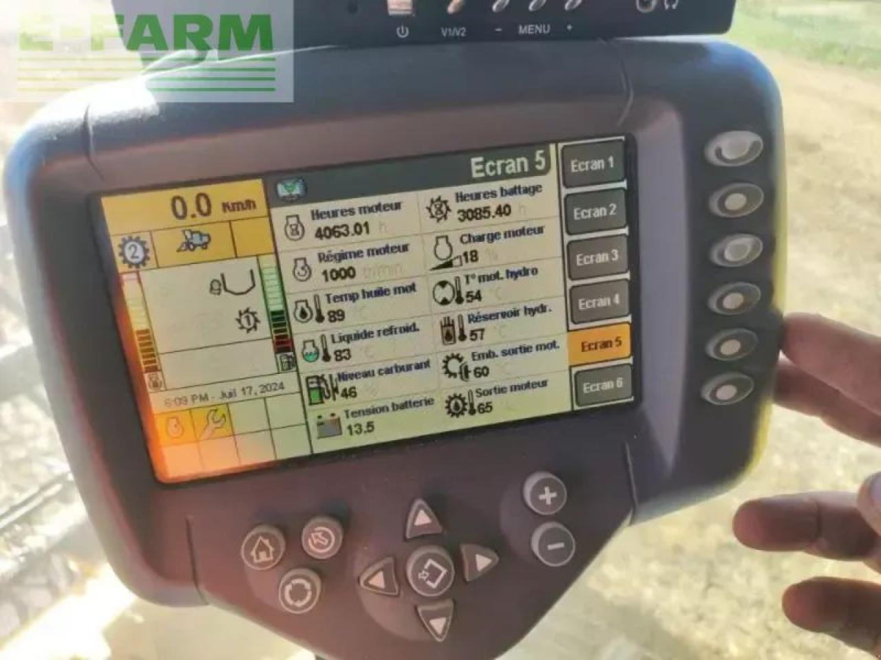 New Holland cr9060 - Kombajn za žetvu: slika New Holland cr9060 - Kombajn za žetvu New Holland cr9060 - Kombajn za žetvu: slika New Holland cr9060 - Kombajn za žetvu